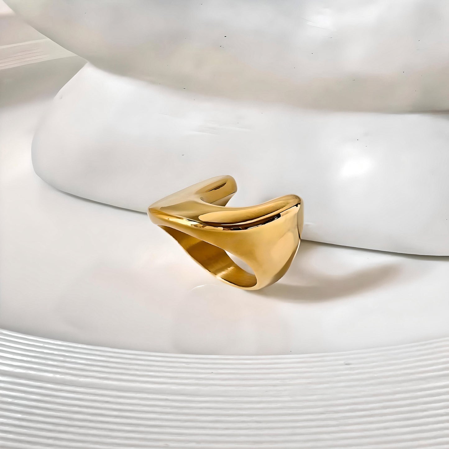 Illuminate Your Style: Modern Geometric U Metal Gold Rings - A Stunning Statement for Party Wear