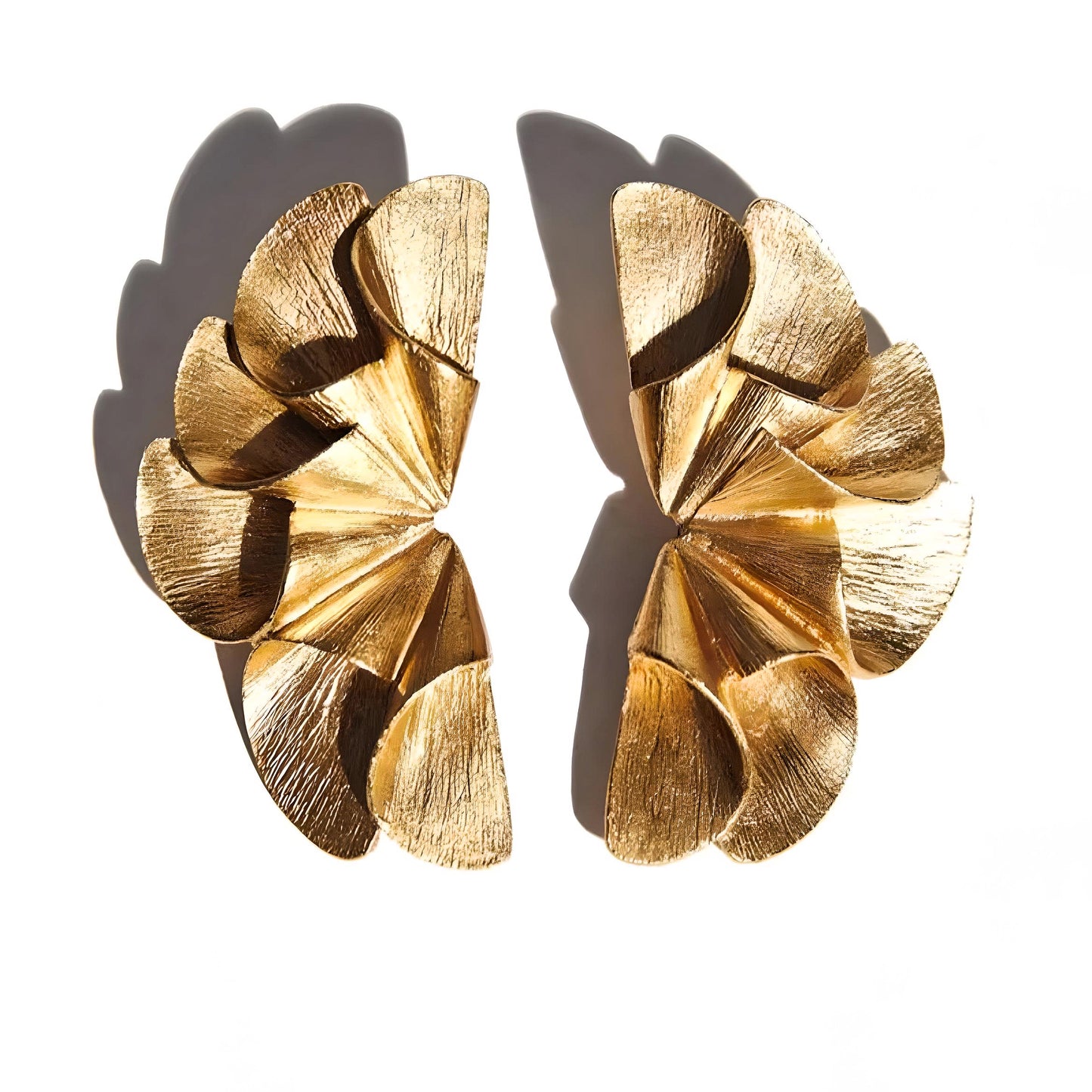 Gold Color Leaf Earrings for Women Exaggerated Design Geometric Fan-shaped Alloy Pastoral Style Elegant Fashion Jewelry